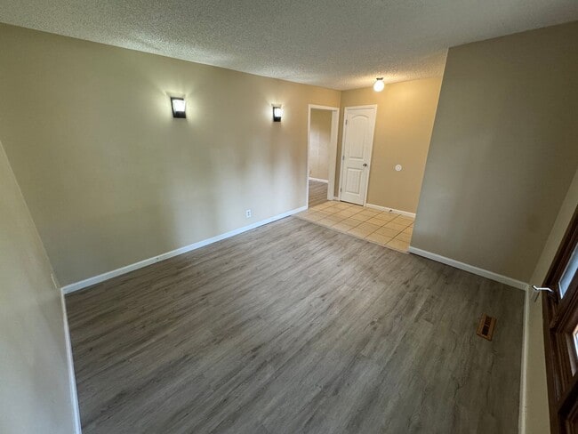Building Photo - Beautiful  Home in Southeast Springfield