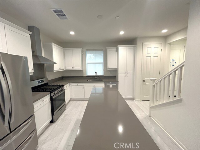 Building Photo - 16134 Paddock Ave