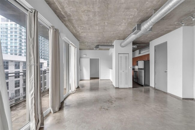 Building Photo - 455 NE 25th St