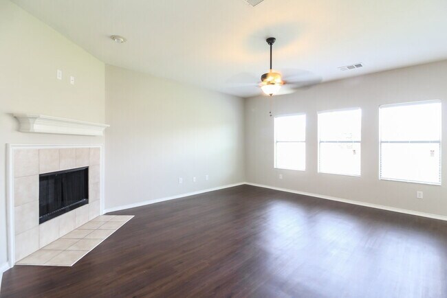 Building Photo - 808 Forest Grove Ln