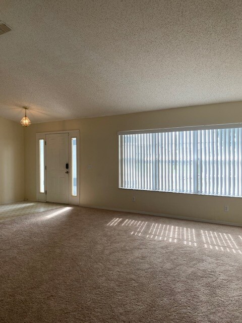 Foto del edificio - 2292 Harding Cir