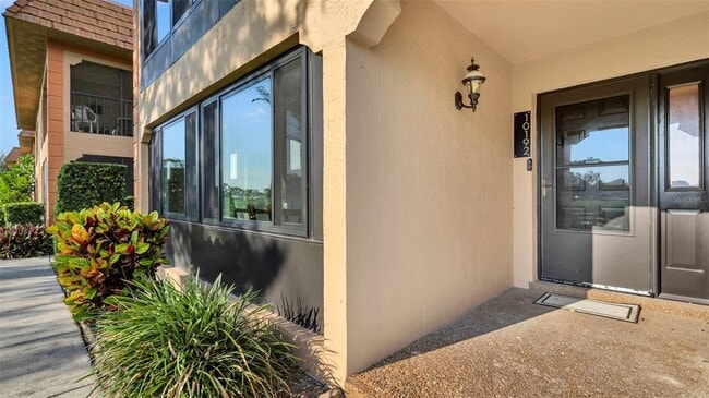 Building Photo - 10192 Seminole Island Dr