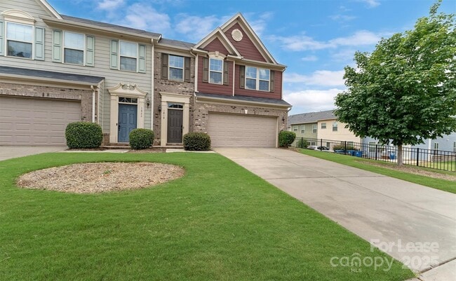 Building Photo - 1818 Fleetwood Dr