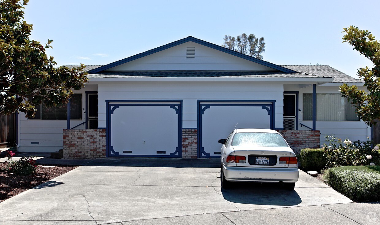 Building Photo - 514-516 Joaquin Dr