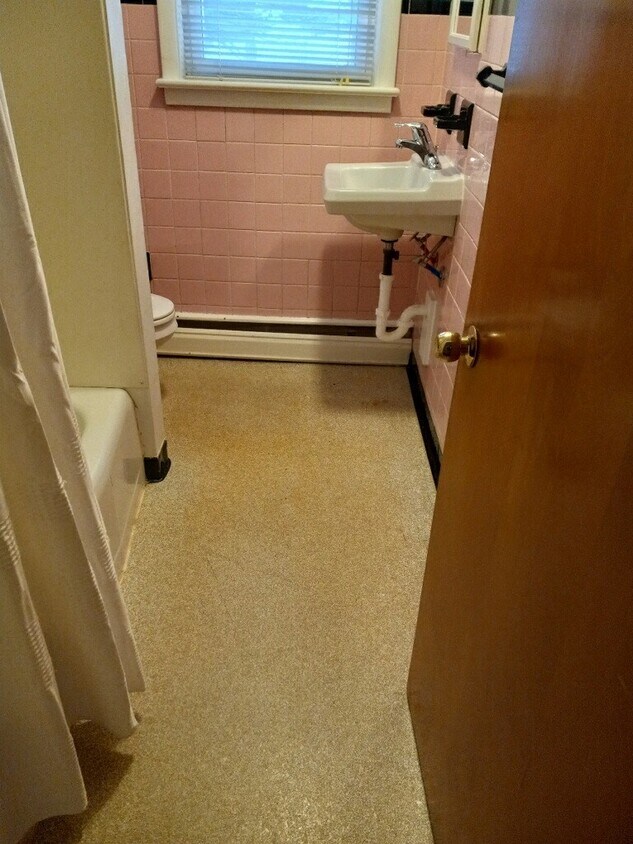 bathroom - 5040 Old Easton Rd