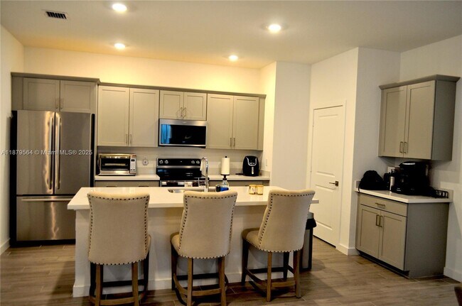 Foto del edificio - 4524 Catalina Wy