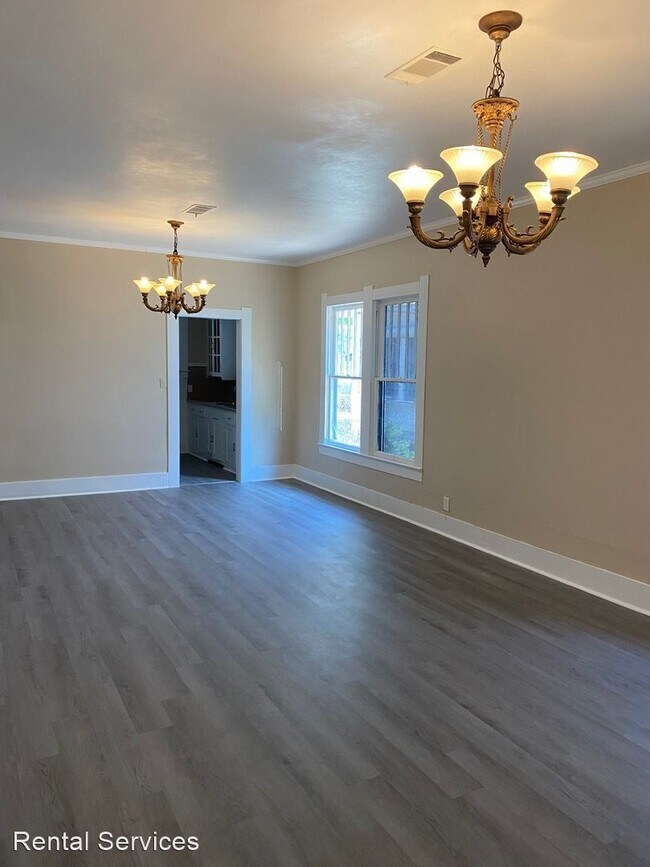 Building Photo - 3 br, 1 bath House - 550 Campus St