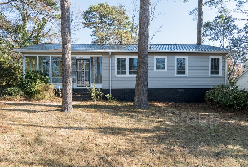 Primary Photo - 1327 Johnston Dr