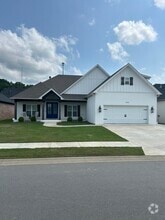 Building Photo - 2445 Lilac Dr
