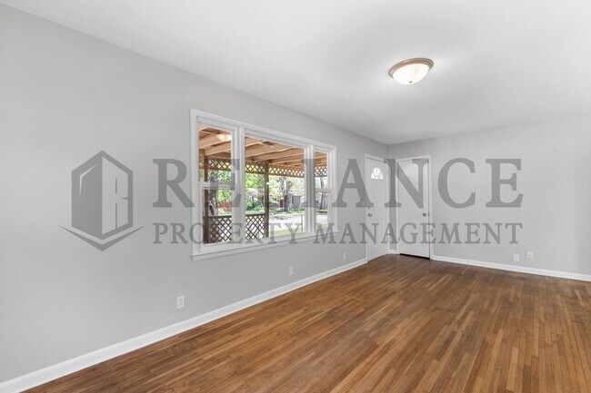 Foto del edificio - 1817 Catherine St