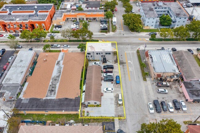 Building Photo - 1602 Palm Ave
