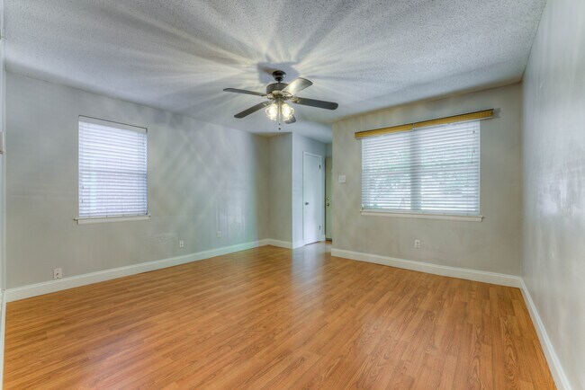 Foto del edificio - 779/781 Metcalf