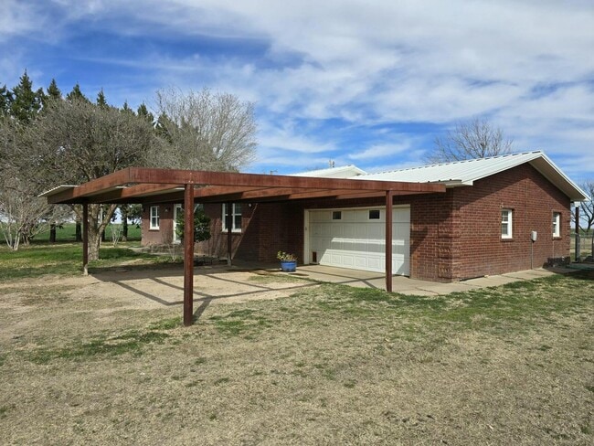Building Photo - 3006 N County Rd 3500