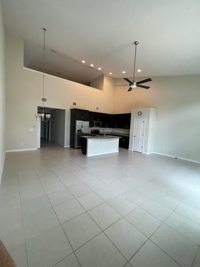 Building Photo - 91 Redondo Dr