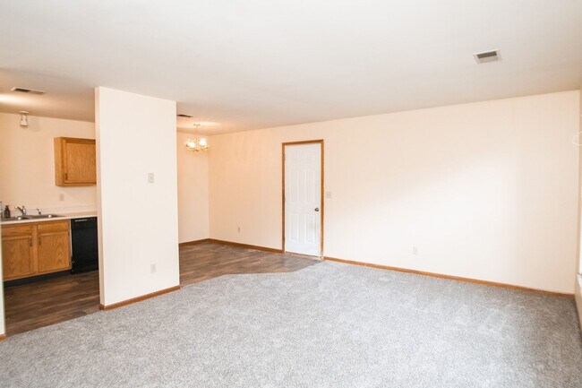 Foto del edificio - 2 bed 1 bath town-home in Chesterton