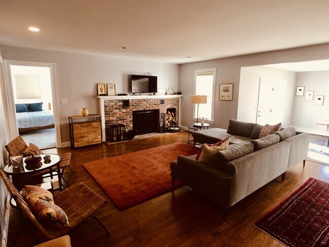 Foto del edificio - 122 High Meadow Way