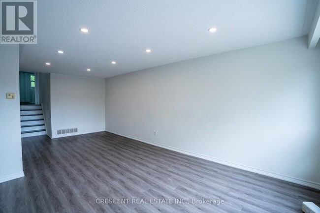 Building Photo - 400 Pinemeadow Ave