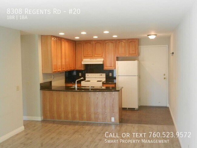 Foto del edificio - 8308 Regents Rd