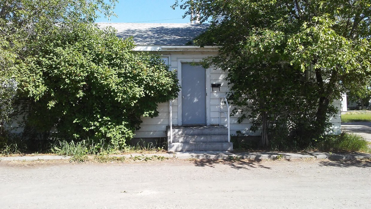 Foto principal - 570 N Maple St
