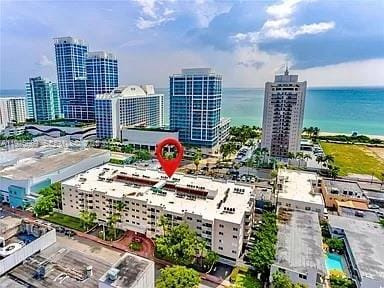 Foto del edificio - 6801 Harding Ave