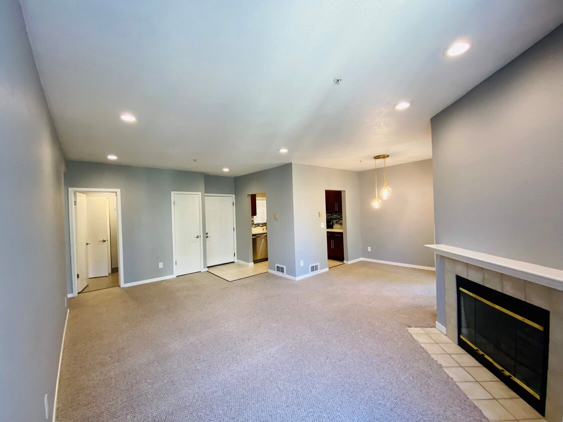 221 S Fremont St Unit 301, San Mateo, CA 94401 Condo for Rent in San