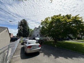 Building Photo - 112 Stiles St