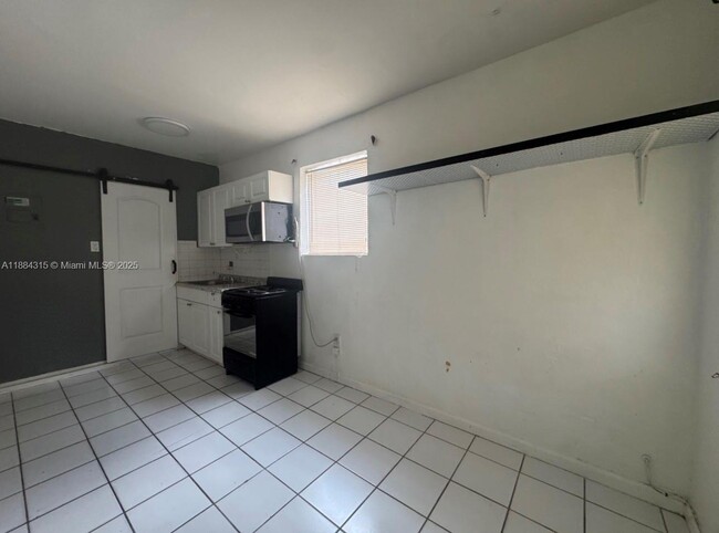 Foto del edificio - 1779 SW 5th St