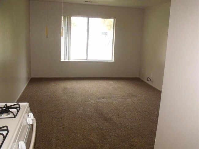 Building Photo - 115 E Berryhill Dr