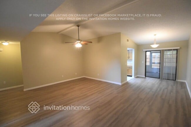 Building Photo - 14734 Oak Vine Dr