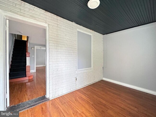 Building Photo - 809 Greenhill Rd