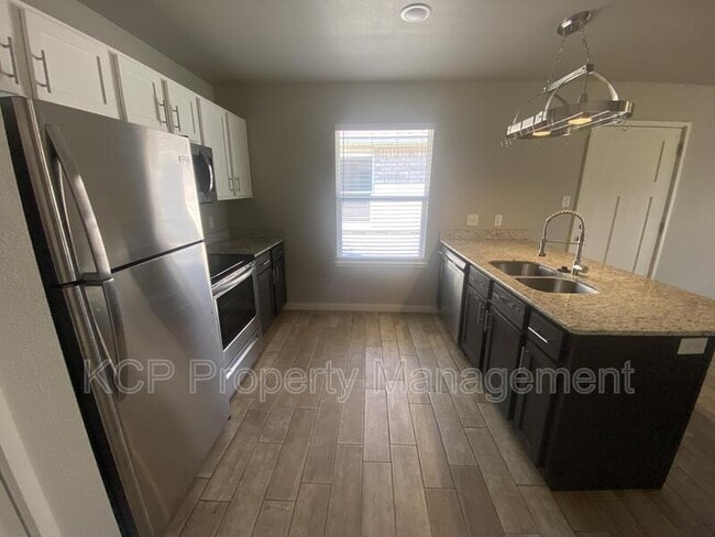 Building Photo - 1813 Osage St