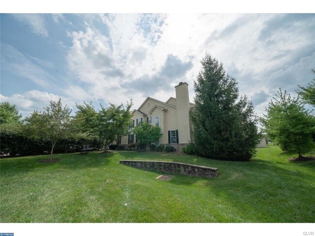 Building Photo - 551 Deer Lake Cir