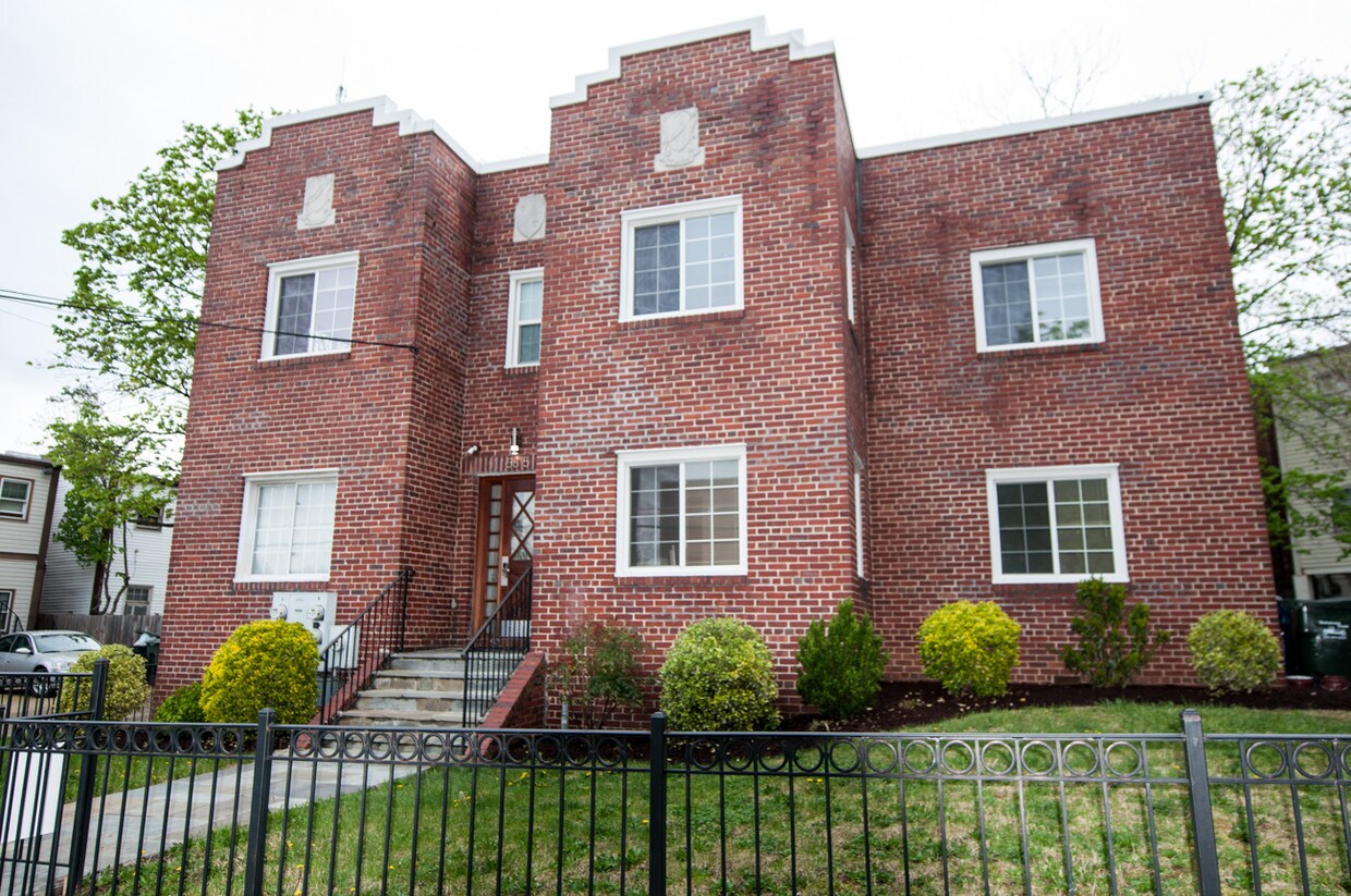 Primary Photo - 5815 13th St NW