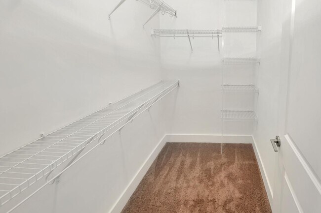 Foto del edificio - 650 E Brooklyn Vlg Ave