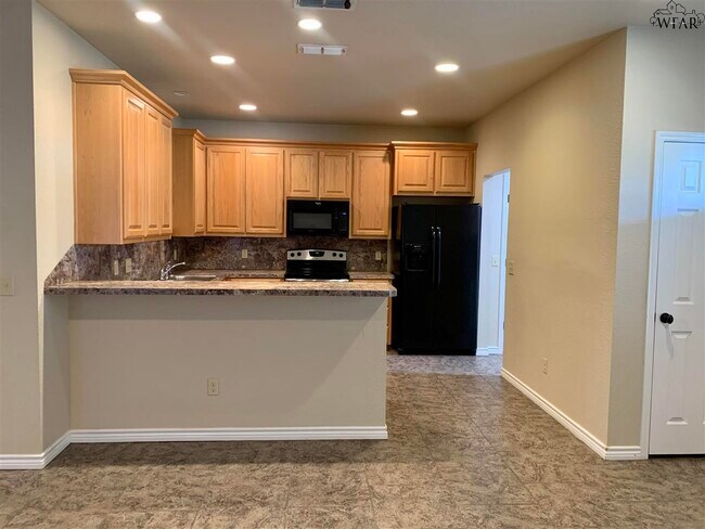 Building Photo - 3017 Cunningham Dr