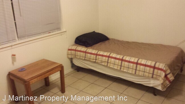 Building Photo - 1 br, 1 bath House - 7221 Ellington Circle