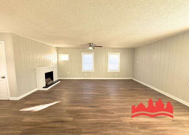 Building Photo - 3668 Debby Dr