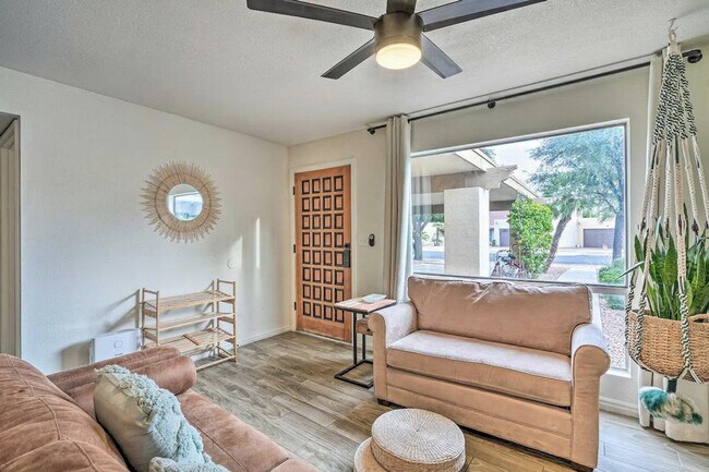 Foto del edificio - 292 S Desert Ave