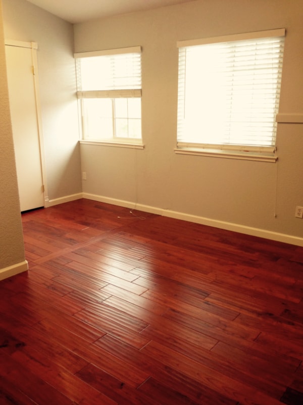 Building Photo - 1925 Rock Springs Dr