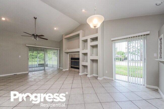 Foto del edificio - 2976 Oaktree Dr