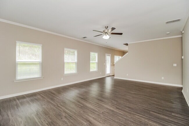 Building Photo - 386 Fieldcrest Dr