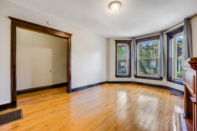 Foto del edificio - 2714 W Lexington St