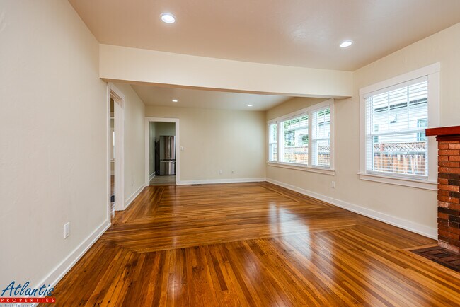 Building Photo - 768 Calderon Ave