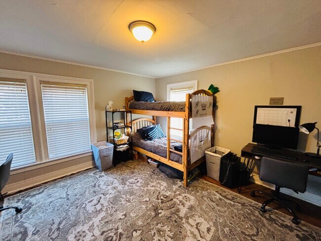 Building Photo - 220 South St