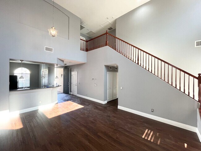 Foto del edificio - Beautiful 2 story single family house