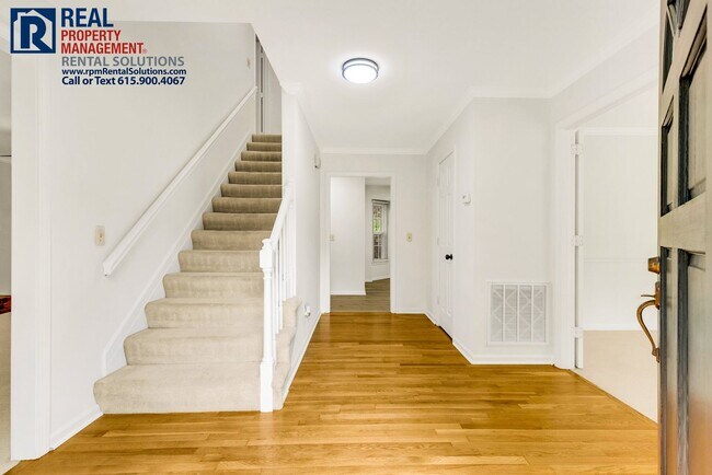 Foto del edificio - Beautiful Brentwood 3 BD home with attache...