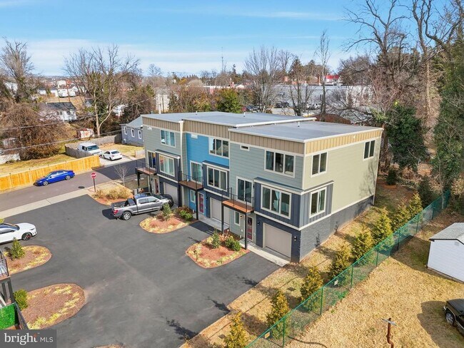 Foto del edificio - 139 Oak View St