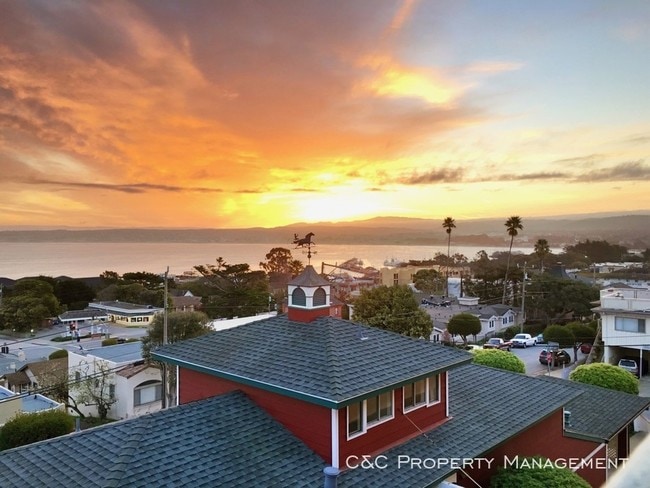 Building Photo - 400 Drake Ave