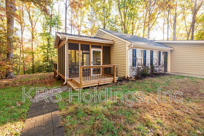 Building Photo - 2428 Rachel Dr
