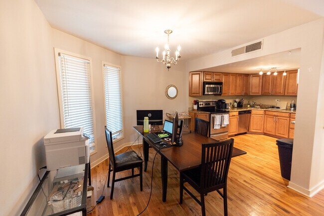 Foto del edificio - 429 W Grant Pl